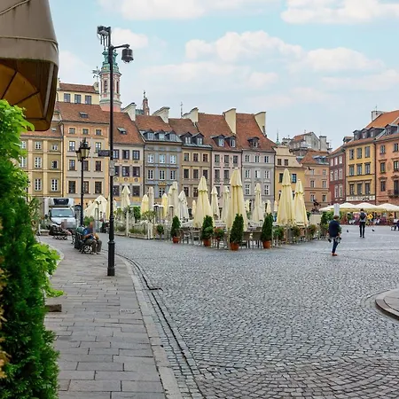 On The Square By Renters Warschau