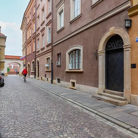 דירה On The Square By Renters *