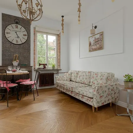 On The Square By Renters *