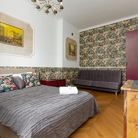 On The Square By Renters *