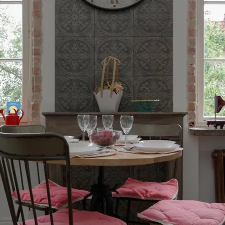 On The Square By Renters * ורשה