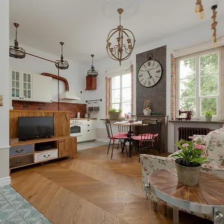 On The Square By Renters