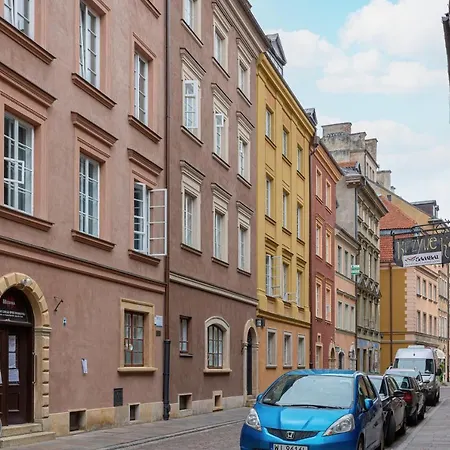 On The Square By Renters