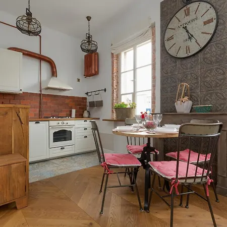 On The Square By Renters Lägenhet