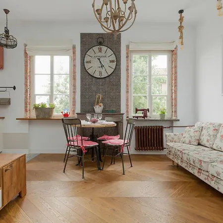 דירה On The Square By Renters ורשה