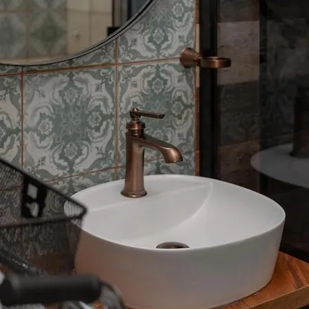 On The Square By Renters * Warszawa